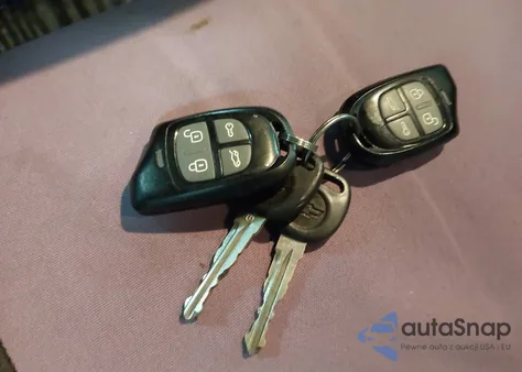 2010 Chevrolet Silverado 1500 Lt z USA, uszkodzony, nr VIN 1GCSKSE33AZ157018